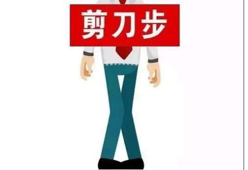 老年人走路剪刀步，可能是这些疾病的前兆