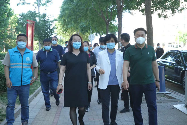 区委常委、组织部长艾丽到天宫院中里社区卫生服务中心调研指导