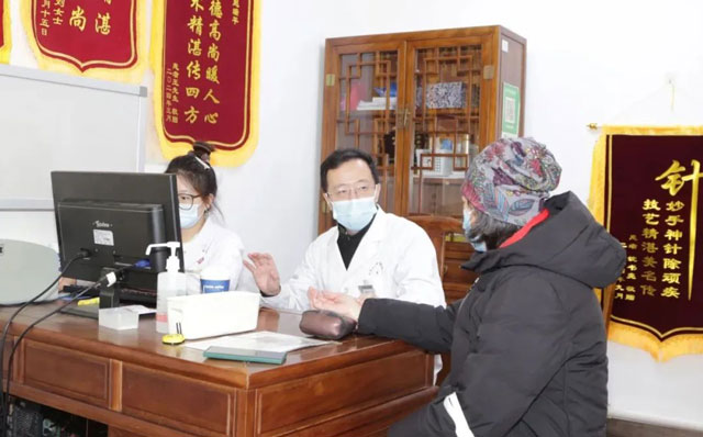 中国中医科学院专家翟煦博士每周六上午在我院出诊
