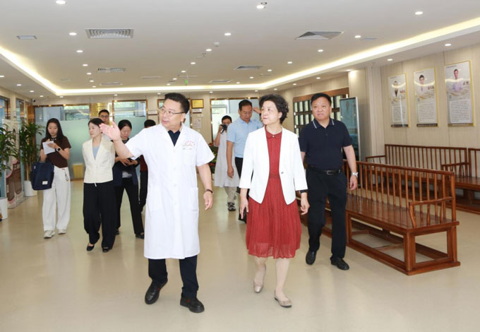 区人大常委会主任艾丽同志调研北京永林中西医结合医院运营及医联体建设情况